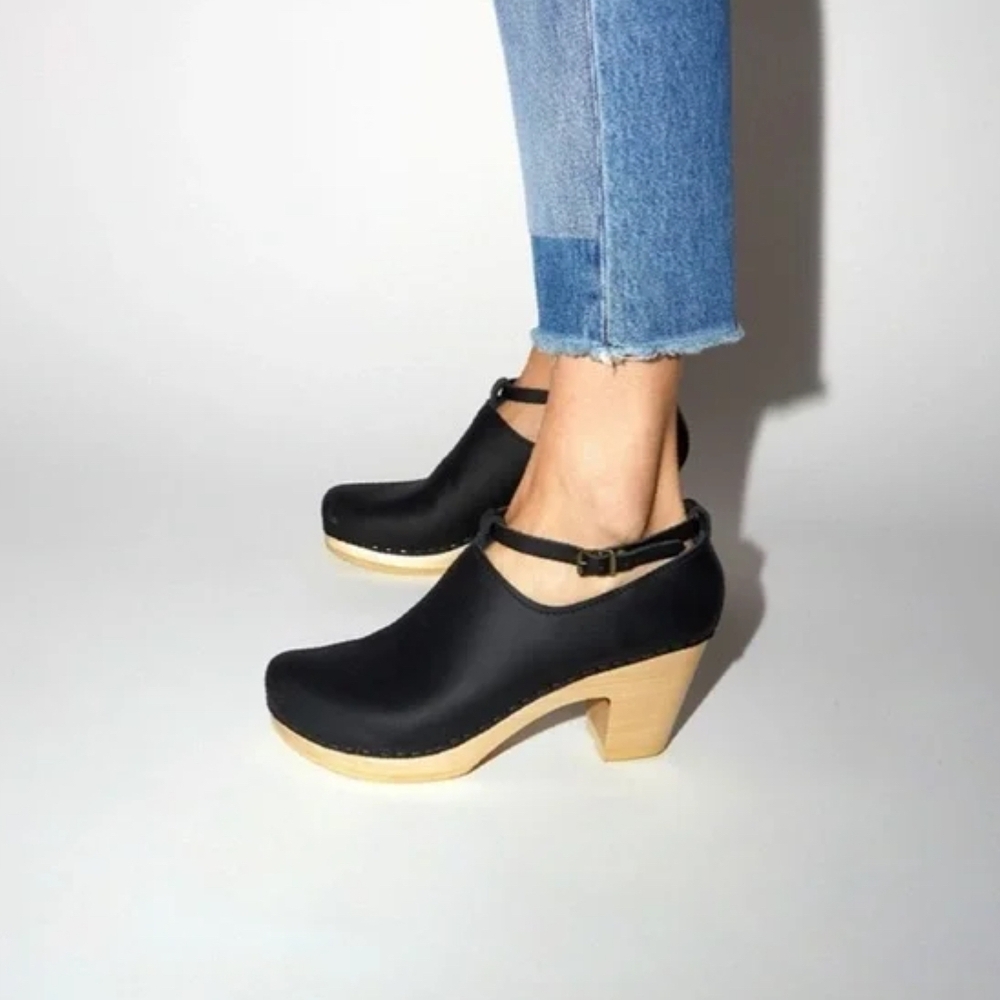 No. 6 Classic Halo Strap Black Leather Clogs In Size 38